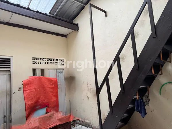 image RUMAH TUA 1,5 LANTAI (HOEK) DI RAWAMANGUN JAKARTA TIMUR  (6)