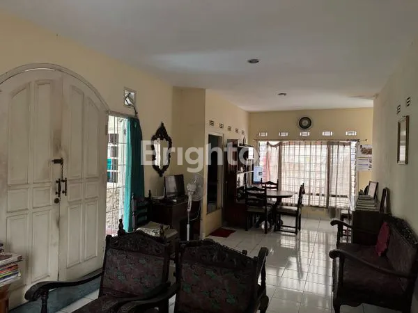 image RUMAH TUA 1,5 LANTAI (HOEK) DI RAWAMANGUN JAKARTA TIMUR  (7)
