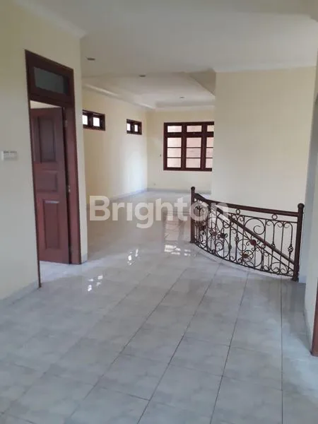 image RUMAH DI SEWAKAN 2 LANTAI  (3)