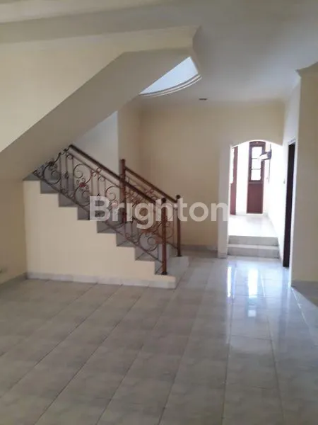 image RUMAH DI SEWAKAN 2 LANTAI  (2)