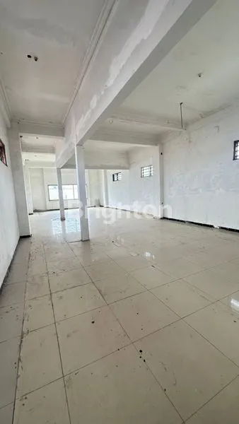 image RUKO STRATEGIS 4,5 LANTAI DI JL. YOS SUDARSO SOLO (5)