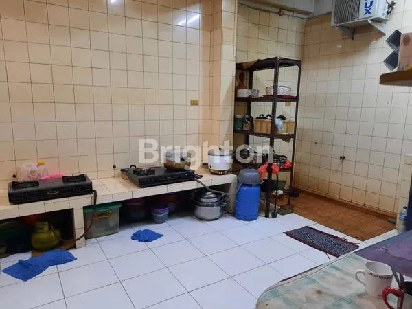 image RUMAH 4 LANTAI DI TELUK GONG, LT 120M² (7)