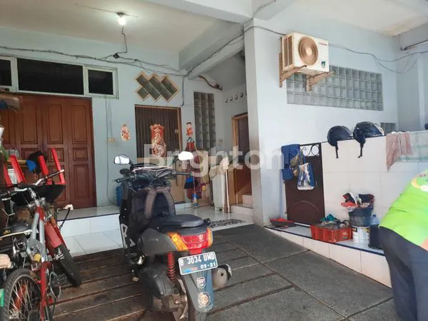 image RUMAH 4 LANTAI DI TELUK GONG, LT 120M² (3)
