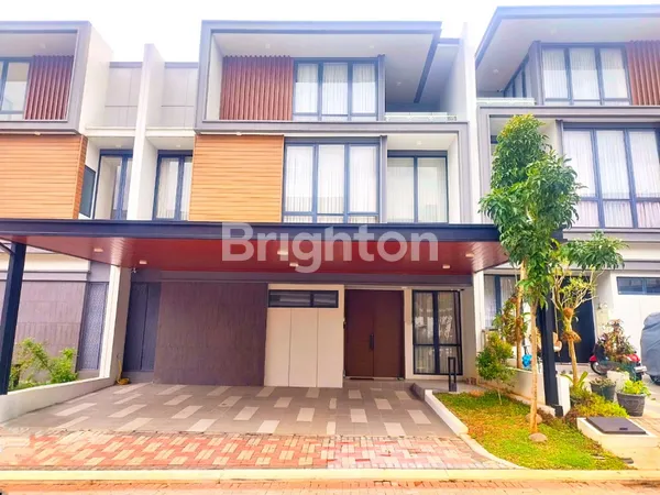 RUMAH PREMIUM 3 LANTAI SIAP HUNI LT=180 LB=237 DI CLUSTER KOTA WISATA CIBUBUR