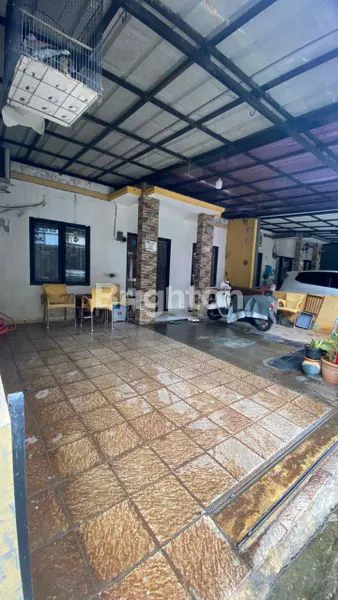 image RUMAH 2 LANTAI DI BINTARO, 3KT, CARPORT 2 MOBIL (1)