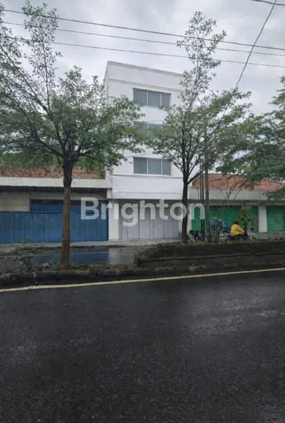 image RUKO STRATEGIS 4,5 LANTAI DI JL. YOS SUDARSO SOLO (2)