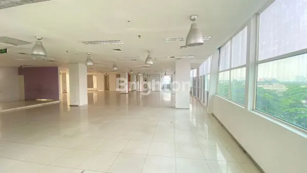 image DISEWAKAN KANTOR EKSKLUSIF JAKARTA SELATAN – 130 M², VIEW SELATAN, HARGA KOMPETITIF (3)