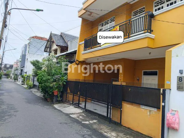 image RUMAH BAGUS 2LT DEKAT BINUS TANJUNG DUREN JALAN 2MOBIL GARASI 1MOBIL INNOVA (4)