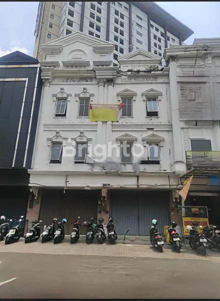 RUKO GANDENG 3 LANTAI DI PARAMOUNT DISTRICT AVENUE, GADING SERPONG