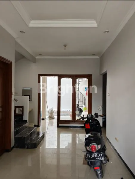 image RUMAH MINIMALIS MODERN, DUKUH KUPANG SURABAYA, SHM (3)