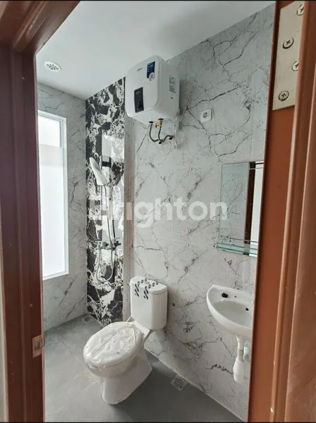 image RUMAH MINIMALIS MODERN, DUKUH KUPANG SURABAYA, SHM (6)