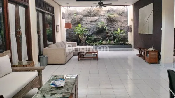 image RUMAH DI 2 LANTAI  (2)