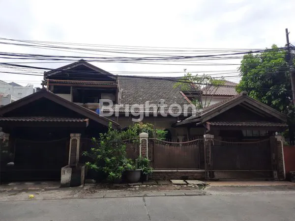 image RUMAH 2 LANTAI DI RAWAMANGUN JAKARTA TIMUR. TERLETAK DI PINGGI JALAN BESAR.  (1)