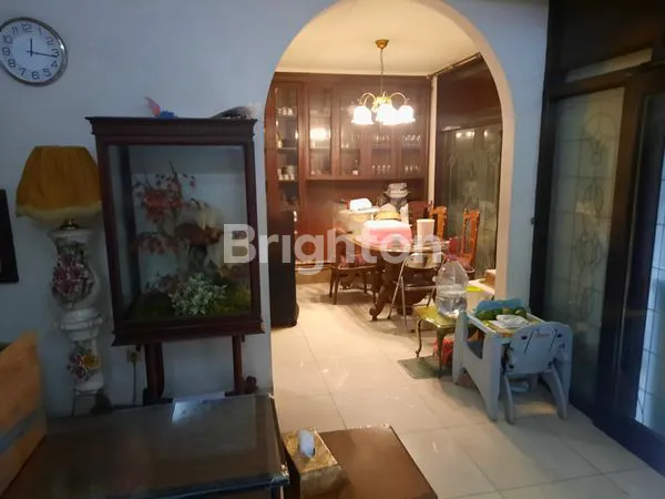 image RUMAH 2 LANTAI DI RAWAMANGUN JAKARTA TIMUR. TERLETAK DI PINGGI JALAN BESAR.  (5)