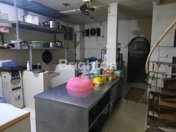 image RUMAH 2 LANTAI DI RAWAMANGUN JAKARTA TIMUR. TERLETAK DI PINGGI JALAN BESAR.  (6)