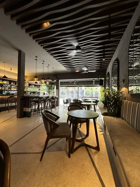 image PELUANG BISNIS BAR & RESTORAN "READY-TO-GO" DI JANTUNG CANGGU FULL ASSET (5)