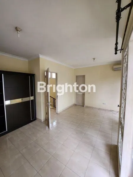 image RUMAH SEWA MEWAH CLUSTER THE GREEN VENETIAN BSD (2)