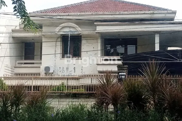 image RUMAH MEWAH 6+1 KT DI DHARMA HUSADA, SURABAYA (1)