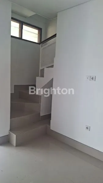 image RUMAH MODERN MINIMALIS DI JALAN TUKAD BADUNG (5)