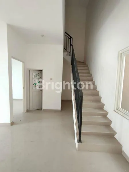 image RUMAH MINIMALIS SIAP HUNI DI PERUMAHAN GREEN MANSION,BANJAR KEMUNING, SEDATI SIDOARJO (4)