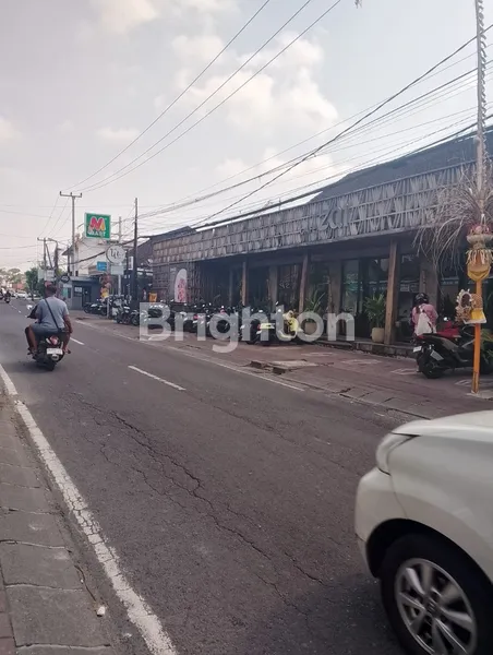 image DISEWAKAN RUANG USAHA DI JALAN PANTAI BATU BOLONG BALI (3)