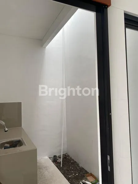 image RUMAH BARU DUA LANTAI DI KETILENG SEMARANG SIAP HUNI DALAM PERUMAHAN (3)
