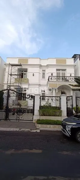 image RUMAH MODERN AMERICAN CLASSIC, FULLY FURNISHED DI MODERNLAND, TANGERANG (5)