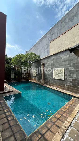 image DIJUAL RUMAH MEWAH 2 LANTAI + KOLAM RENANG SIAP HUNI BOULEVARD DICLUSTER KOTA WISATA DEKAT MALL LIVING WORLD (5)