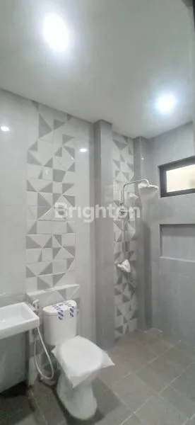 image RUMAH BARU GRESS MURAH  DIAN ISTANA SURABAYA BARAT DEKAT PAKUWON MALL, TOL SATELIT, DARMO PERMAI, WIYUNG (5)