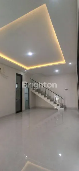 image RUMAH BARU GRESS MURAH  DIAN ISTANA SURABAYA BARAT DEKAT PAKUWON MALL, TOL SATELIT, DARMO PERMAI, WIYUNG (3)