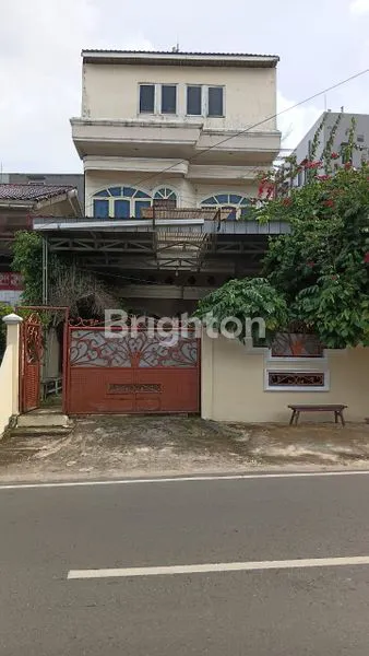 image DISEWAKAN PALEMBANG RUMAH MEWAH 3 LANTAI STRATEGIS  PUSAT KOTA PALEMBANG  (1)