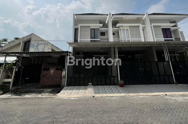 image NEW YEAR NEW PRICE KUTISARI SURABAYA 2 LT ROW 4 MOBIL LONGGAR (1)