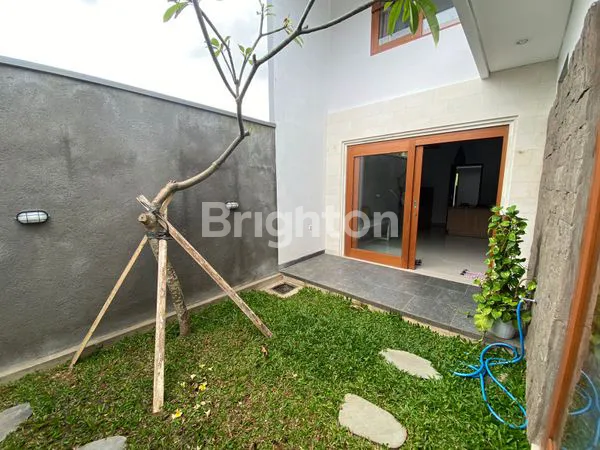 image SEWA RUMAH MEWAH 2 LANTAI, DEKAT SEKOLAH & KULINER (2)