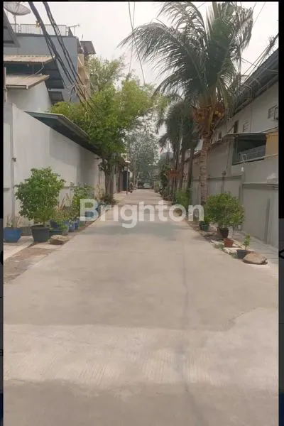 image RUKO MEWAH JELAMBAR 3 1/2 LANTAI (2)