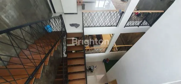 image DIJUAL HUNIAN MEWAH SIAP HUNI, 4 1/2 LANTAI DEKAT KAMPUS (7)