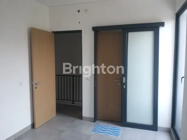image RUMAH BARU YUTHICA BSD SIAP HUNI (1)