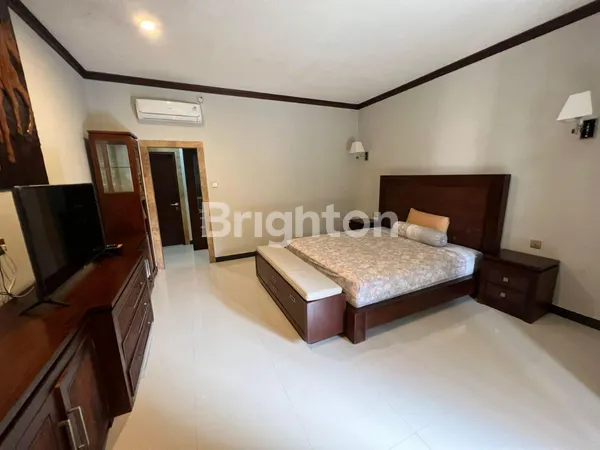 image SEWA VILLA 3 BR LUAS 410M2 DI SANUR BALI DEKAT PELABUHAN & MALL (4)
