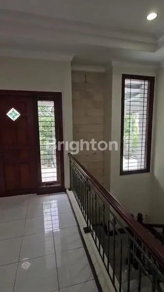 image DISEWAKAN RUMAH ELITE VILLA BUKIT MAS | LT 240 – LB 350 | 3 KT | 90 JUTA/TAHUN (5)