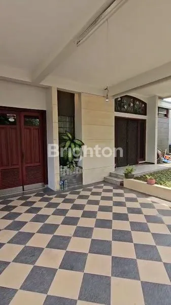 image DISEWAKAN RUMAH ELITE VILLA BUKIT MAS | LT 240 – LB 350 | 3 KT | 90 JUTA/TAHUN (4)