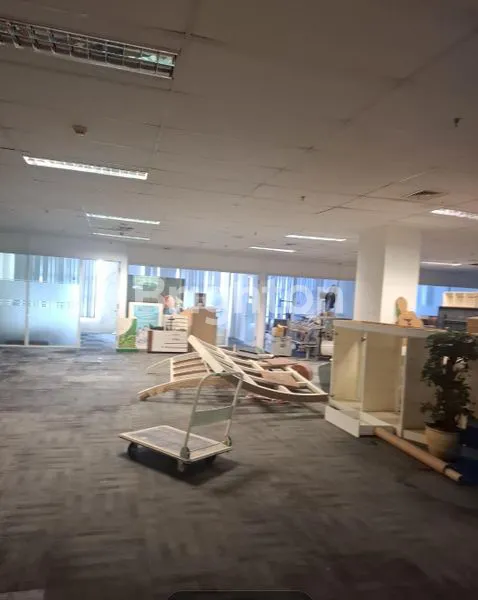 image SEWA KANTOR LUAS 840M² DI PURI INDAH, DEKAT LIPPO MALL (5)