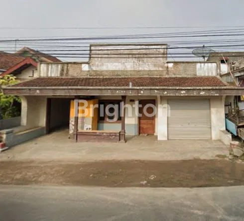 image RUMAH LOKASI STRATEGIS TENGAH KOTA (1)