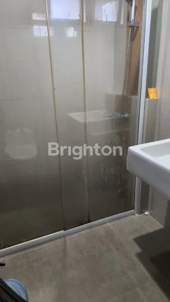 image RUMAH MODERN SIAP HUNI, NYAMAN  CLUSTER EMINENT BSD TANGERANG (8)