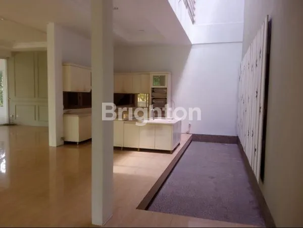 image RUMAH 3 LANTAI DI PONDOK INDAH, JAKARTA SELATAN (6)