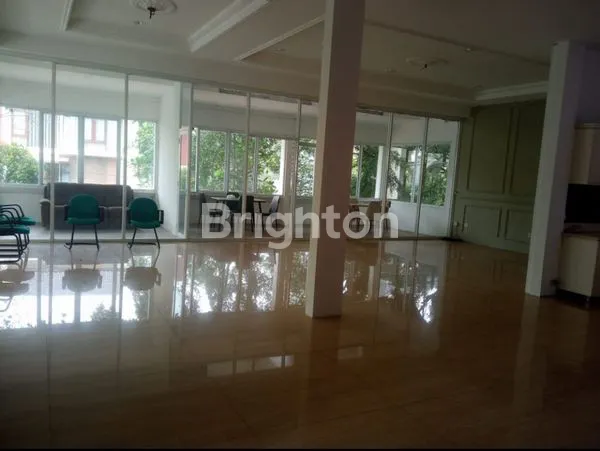 image RUMAH 3 LANTAI DI PONDOK INDAH, JAKARTA SELATAN (4)