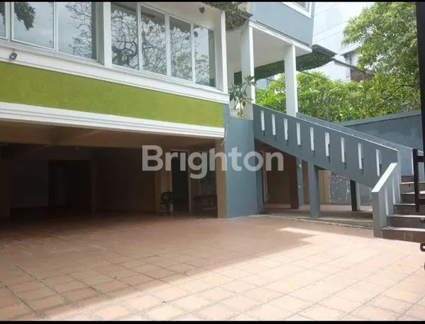 image RUMAH 3 LANTAI DI PONDOK INDAH, JAKARTA SELATAN (1)