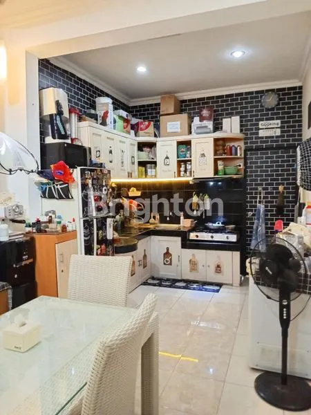 image RUMAH FULL FURNISH + 2 KOSAN, INVESTASI CERDAS DI YASMIN (7)