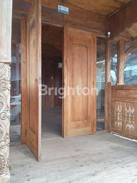 image DISEWAKAN PROPERTI KOMERSIAL UNIK KONSEP JOGLO FULL KAYU 2 LANTAI  (1)