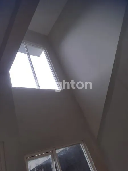 image RUMAH 2 LANTAI LUAS MURAH AREA LOWOKWARU DEKAT SUHAT DEKAT UB LINGKUNGAN MASIH ASRI ROW JALAN LEBAR (3)