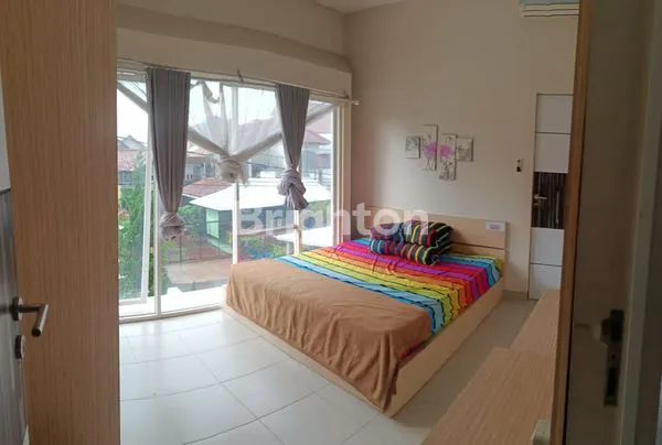 image RUMAH 2 LANTAI LUAS MURAH AREA LOWOKWARU DEKAT SUHAT DEKAT UB LINGKUNGAN MASIH ASRI ROW JALAN LEBAR (7)