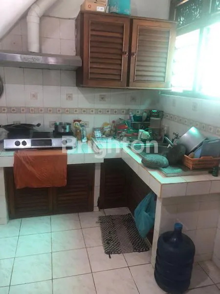 image RUMAH 2LANTAI 4+1BR DI AREA SESETAN DENPASAR SELATAN BALI  (6)